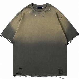 Camiseta de manga corta oversize para hombre con efecto degradado, cuello redondo, estilo urbano, de algodón tejido, con estrellas y recortes - Product Image 1