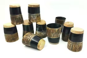 Vaso de Cuerno Tradicional Ecológico y Sostenible con Tapa, Impresión Tipográfica Personalizable para Fiestas, Vino, Cerveza, Natural, MULTI - Product Image 4