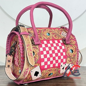 Nuevo Bolso de Mano Personalizado con Diseño Floral en Relieve, Bolso de Cuero Vacuno a Cuadros Blanco y Negro con Diseño de Tarjeta, Bolso de Viaje para Mujer - Product Image 1