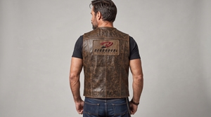 Chaleco clásico de cuero para hombre con material de calidad, forro suave, costuras resistentes y bolsillos prácticos para montar a caballo, uso casual y al aire libre. - Product Image 2