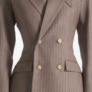 Blazer de Mujer a Rayas con Doble Botonadura, Manga Larga, Cuello con Muescas, Lana y Poliéster Antiarrugas, Otoño, Venta al por Mayor, Hecho a Medida - Product Image 5