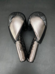 Guantes de Boxeo Estilo NBNL con Logotipo Personalizado, Guantes de Sparring Profesionales de Cuero Genuino con Protección de Espuma Multicapa - Product Image 4