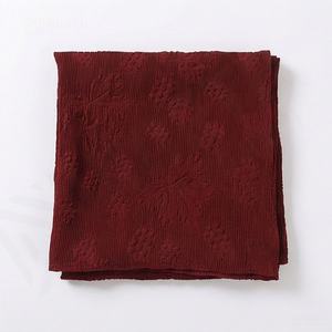 Pañuelos Hijab de Chifón Plisado con Diseño Elegante para Mujeres Musulmanas, Venta al Por Mayor Personalizada, Hijab de Chifón con Logo y Flores Arrugadas, Chal Suave - Product Image 5