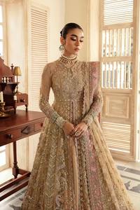 Vestido de Novia Pakistaní Premium, Color Verde Menta Pastel, Largo hasta el Suelo, Silueta Completa con Detalles Delicados - Product Image 4