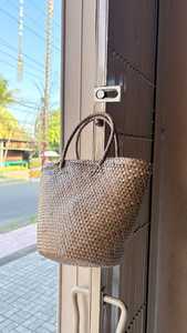Sac fourre-tout en paille de Bali fait main pour femme, style vintage, toutes saisons, ouvert, le plus vendu en Indonésie - Product Image 6