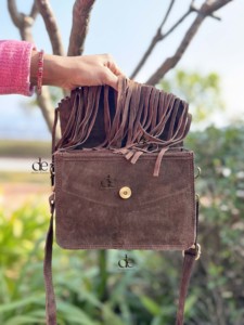 Sac bandoulière en cuir de vachette à franges, élégant et polyvalent, nouveau sac bandoulière multi-usages pour femme, design de créateur - Product Image 4