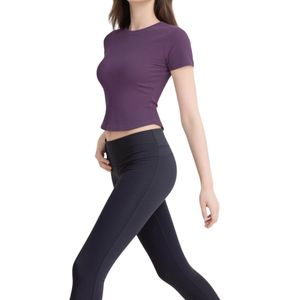 T-shirt de sport à manches courtes pour femme, coupe ajustée, séchage rapide, avec logo personnalisé, idéal pour l'été et le fitness - Product Image 2