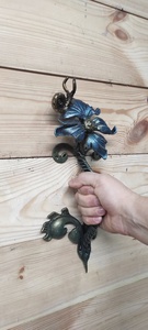 Poignée de porte en fer forgé résistant à la rouille, facile à installer, avec un design de pétales bleus et un style traditionnel - Product Image 5