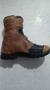 Botas de Motocicleta de Cuero de Diseño Único y Personalizado de Última Generación con Botas de Carreras de Cuero de Primera Calidad para Hombre con Servicio OEM - Product Image 5