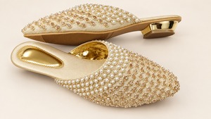 Mules plates à enfiler en or, perles et strass, à bout pointu, pour mariée et soirée - Product Image 3
