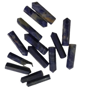 Pendentif en pierre de sodalite naturelle faite à la main Figurine d'amour pyramide d'agate en cristal sculpté Feng artisanat en pierre semi-précieuse semi-précieuse - Product Image 1