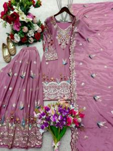 Ensemble Kurta Sharara Dupatta de qualité export indienne en pure soie Chinon avec broderies et sequins, style Sharara pakistanais - Product Image 6