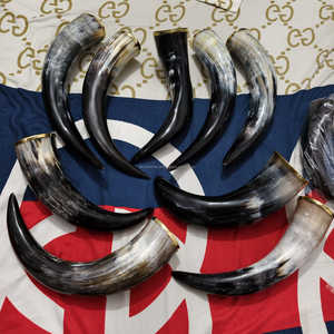 Mug à boire en corne de bœuf Viking de qualité supérieure avec élégant rebord en laiton à prix avantageux - Product Image 2