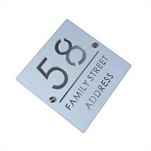 Plaques de Numéro de Maison Modernes Personnalisées en Acrylique Découpé au Laser, Plaque de Porte Familiale 3D avec Nom et Adresse Personnalisés pour Usage Extérieur d'Appartement - Product Image 1