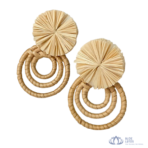 Boucles d'oreilles créoles en bois faites à la main, forme goutte d'eau, élégantes et tendance, motif lotus bleu Vivian Vo, pour femmes, idéales pour les soirées – Meilleures ventes - Product Image 1