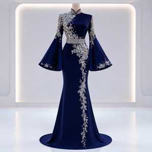 Nuevo Vestido de Noche Largo de Lujo con Diseño Exclusivo, Bordado a Mano, Corte Ajustado, Cuello Alto, Manga Larga Campana y Adornos de Cristal para Mujer - Product Image 2