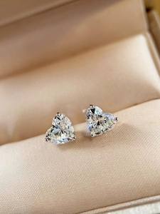 Boucles d'oreilles clous en diamant de laboratoire en forme de cœur, certifiées IGI DEF VVS VS, en or massif, vente en gros d'usine, fabricant de bijoux OEM ODM - Product Image 5