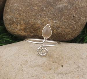 Anillo Solitario Minimalista de Plata de Ley 925 con Cuarzo Rosa, Corte Clásico Bohemio Hecho a Mano, Certificado para Bodas y Fiestas - Product Image 2