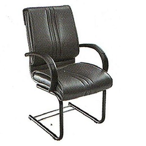 Chaise de bureau de direction moderne en cuir noir, style industriel, avec siège rembourré extensible, accoudoirs fixes, en aluminium durable et élégant - Product Image 4