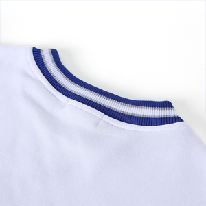 Sudadera Personalizada de Fraternidad con Cuello Redondo Blanco Sigma, Felpa Suave y Puños con Rayas Azules, Venta al Por Mayor, Fabricante - Product Image 4