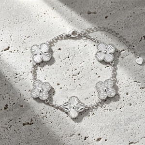 Pulsera de Diamantes Moissanite Más Vendida, Joyería Fina de Lujo para Mujer, Regalo para Bodas y Fiestas, Disponible a Buen Precio - Product Image 2