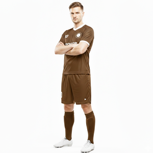 ชุดฟุตบอลไร้ตะเข็บสีน้ำตาลแบบกำหนดเอง พร้อมกางเกงขาสั้น คอวี พิมพ์ลายแบบซับลิเมชั่น ขายส่ง - Product Image 2