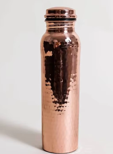 Bouteille d'eau en cuivre portable avec couvercle, design minimaliste pour les voyages - Product Image 1