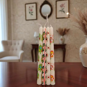 Ensemble de 4 bougies coniques élégantes à motifs floraux peintes à la main, sans fumée - Cadeau pour l'inauguration de la maison, les fêtes, Pâques et la Saint-Valentin - Product Image 1