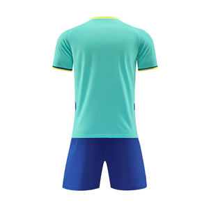 Uniformes de football sur mesure de qualité supérieure, multicolores, pour équipes et adultes, respirants et personnalisables. - Product Image 3