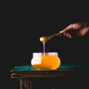 Miel naturel pur et cru, ingrédient alimentaire, miel biologique, produit pour les boissons, le petit-déjeuner, la pâtisserie et la cuisine. - Product Image 2