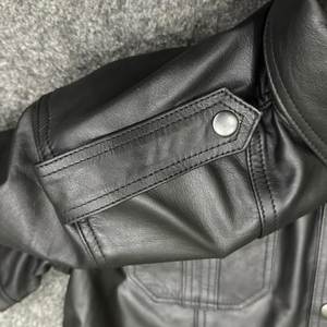 Camisa de Vestir Personalizada para Hombre, Negra, de Piel de Cordero Genuina, con Botones de Cuerno, Cuello Clásico, Diseño Sólido, Manga Corta, Corte Ajustado, Venta al Por Mayor - Product Image 3