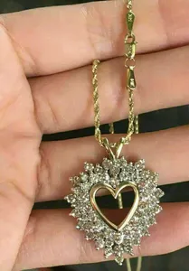 Colgante de Corazón Abierto Multicolor de Plata de Ley con Circonita Cúbica de Corte Brillante de 2.00 CT, Moderno, para Boda, Compromiso, Aniversario - Product Image 3