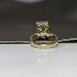 Anillos Clásicos de Compromiso, Boda y Aniversario con Banda Pavé, Diamante Cultivado en Laboratorio de Corte Esmeralda de 9 Quilates, Color E, VS1, Anillo de Oro Sólido de 14K - Product Image 3