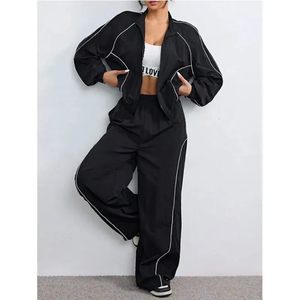 Conjunto Deportivo Negro para Hombre, Manga Larga, Cierre con Cordón, Corte Regular, Estilo Deportivo, Bolsillos Laterales, Ligero, 100% Nailon, Invierno - Product Image 1