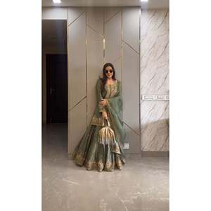 Tenue de fête prête à porter, taille XL, ensemble haut-bas et dupatta entièrement cousu pour les festivités - Product Image 1