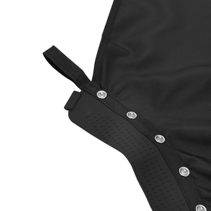 Cape de coiffure noire Tactus Industries en coton, nylon et polyester, résistante à l'eau, écologique, avec logo rouge, anti-adhésive, pour salon de coiffure - Product Image 5