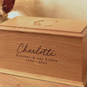 Urna Funeraria de Madera Sólida para Cenizas Humanas Adultas, Acabado Natural, Diseño Duradero, Urna Decorativa Conmemorativa para Cenizas Humanas - Product Image 4