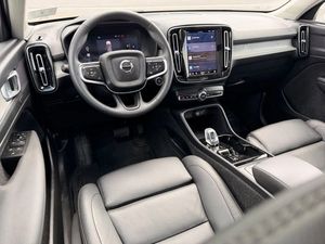 Volvo XC40 B5 Plus Bright Theme Sport Utility 4D d'occasion 2025 - Product Image 3