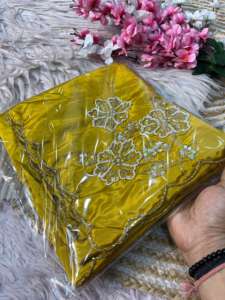 Magnifique sari en tissu de soie Ho doux avec un pallu richement orné de broderies Motiwork et Butta Butti sur tout le sari, offrant un look riche et un travail de découpe Khatli. - Product Image 3