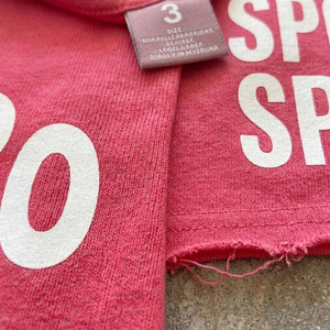 T-shirt graphique au design nouveau – Tee-shirt ample en coton doux pour un usage quotidien avec broderie délavée - Product Image 3