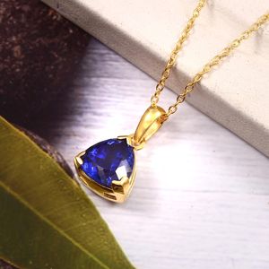 Pendentif Trillion en Saphir Bleu, Argent Sterling 925 Plaqué Or 14K, Poli à la Main, Bijou de Fiançailles, Cadeau - Product Image 2