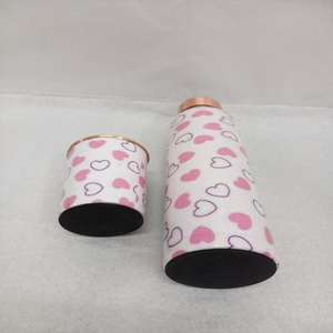 ขวดน้ำทองแดงออกแบบตามหลักสรีรศาสตร์ จับถนัดมือ เหมาะสำหรับการดื่มน้ำประจำวันที่บ้าน ที่ทำงาน ฟิตเนส และการเดินทางกลางแจ้ง - Product Image 4