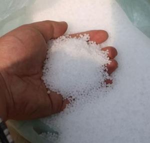 Uréa de haute pureté 46 %, engrais granulé en prillés pour les besoins agricoles, disponible à la vente à prix avantageux, approvisionnement en vrac - Product Image 3