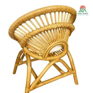 Juego de mesa y sillas de ratán para niños Nhat Minh, muebles de comedor redondos tropicales para exteriores, con respaldo de listones y cojín de espuma. - Product Image 2