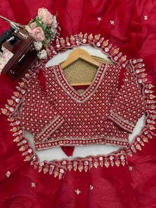 Sari Tradicional Indio de Seda Fendy con Bordados y Lentejuelas, Colección de Saris para Bodas y Festivales - Product Image 3