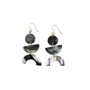 Boucles d'oreilles en corne de buffle naturelle de qualité supérieure ZEHRA INDUSTRIES, élégantes, 100% naturelles, imperméables, faites à la main, taille personnalisée, cadeau d'affaires - Product Image 1