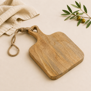 Planche à découper en bois de manguier artisanale de qualité supérieure avec poignée, durable et écologique, pour la cuisine, les légumes et la viande - Product Image 4