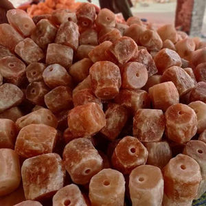 Bloques de sal de vaca del Himalaya natural de alta calidad en forma de cubo, para lamer, con cuerda para colgar, para alimentar a caballos y perros. - Product Image 4