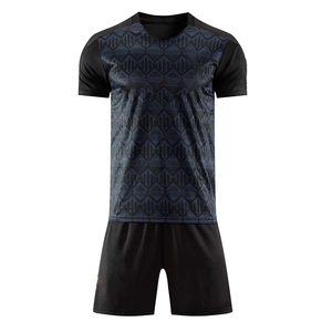 Ensemble d'uniformes de football 100 % polyester de haute qualité, comprenant des maillots et des tenues de sublimation, grandes tailles, séchage rapide, service OEM - Product Image 1