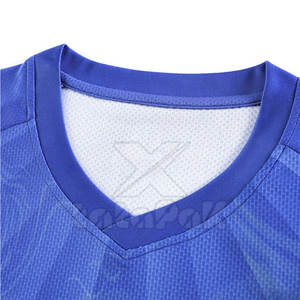 Camiseta de Fútbol Ligera de Malla de Alta Calidad con Mangas Cortas, Diseño Atlético Transpirable para Partidos al Aire Libre para Hombre - Product Image 3